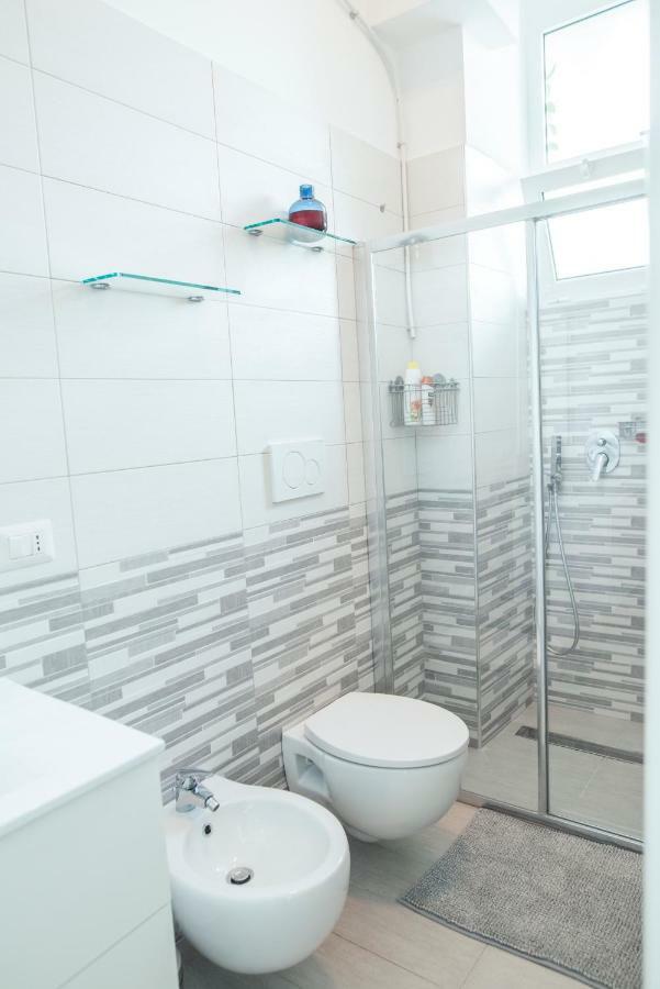 Finestra Sul Porto Apartment Bari Exterior photo