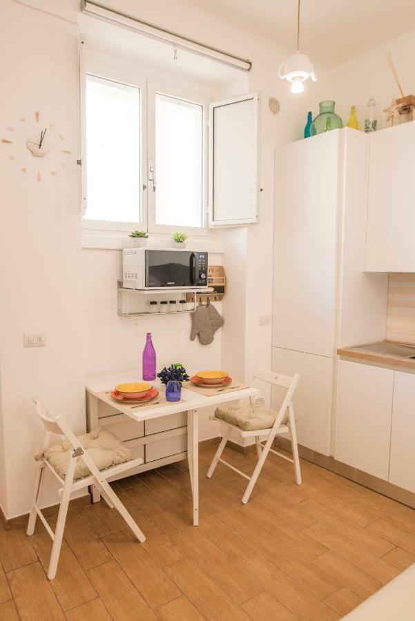 Finestra Sul Porto Apartment Bari Exterior photo